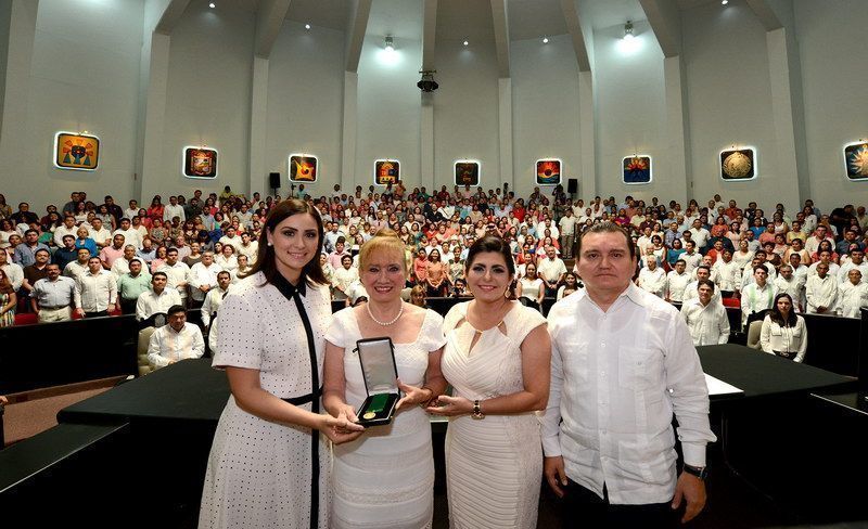 Reconocen a Martha Silva Martínez con medalla al Mérito “María Cristina Sangri Aguilar”