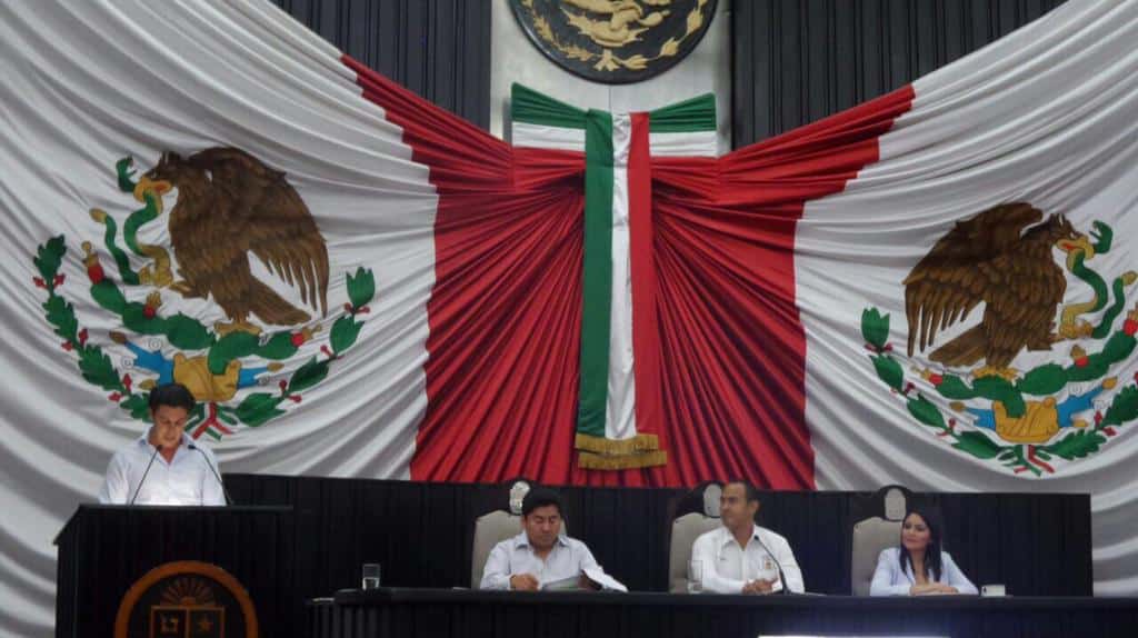 Otros dos diputados piden licencia. Ya suman cinco.