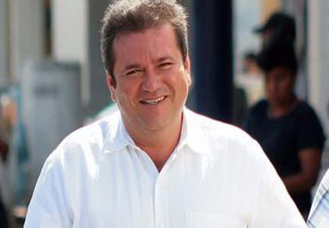 Andrés Morcillo consigue más de 15 mil firmas y por ende asegura registro como candidato independiente
