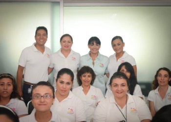 Jefas de familia reciben seguro de vida