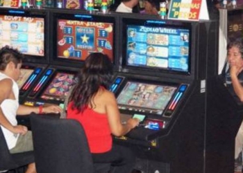 Chetumaleños sumidos en el juego, insisten en acabar con su economía