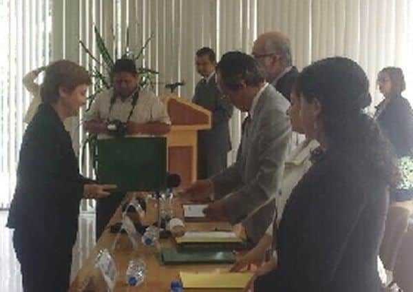 Galardonan en el DF a catedrática de la Universidad de Quintana Roo (Uqroo)