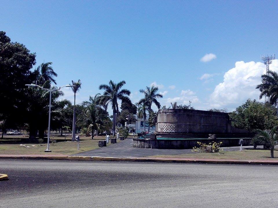 Fuente Maya, sigue en completo abandono