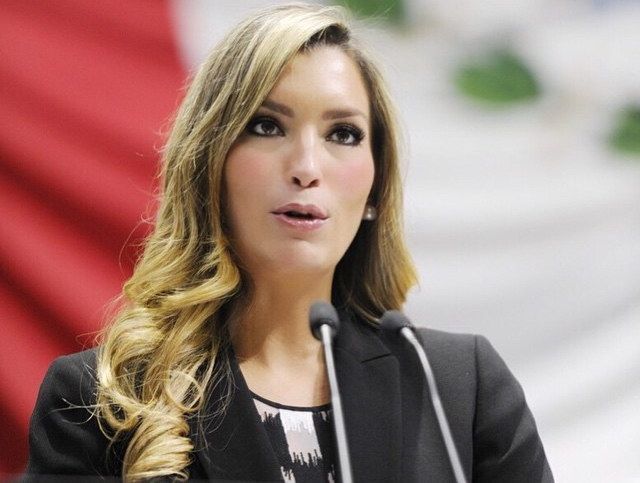 Aprende Martín Cobos. “Cuádrate” ante la diputada federal, Gabriela Medrano