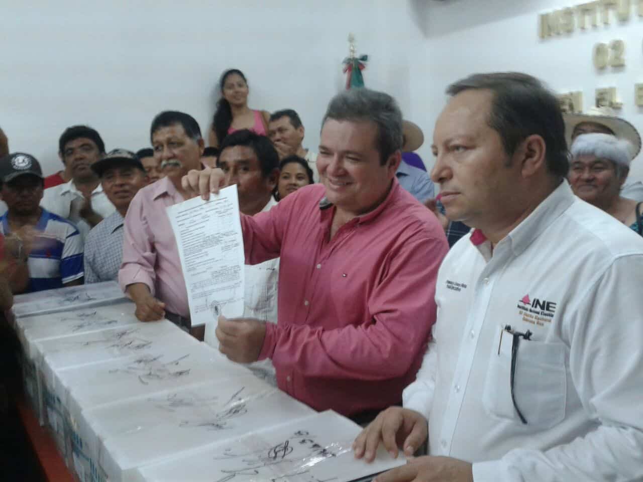 Inicia pasarela en el INE