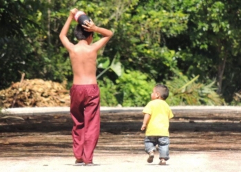 Comuneros de Lázaro Cárdenas piden guía para garantizar nutrición en sus hijos