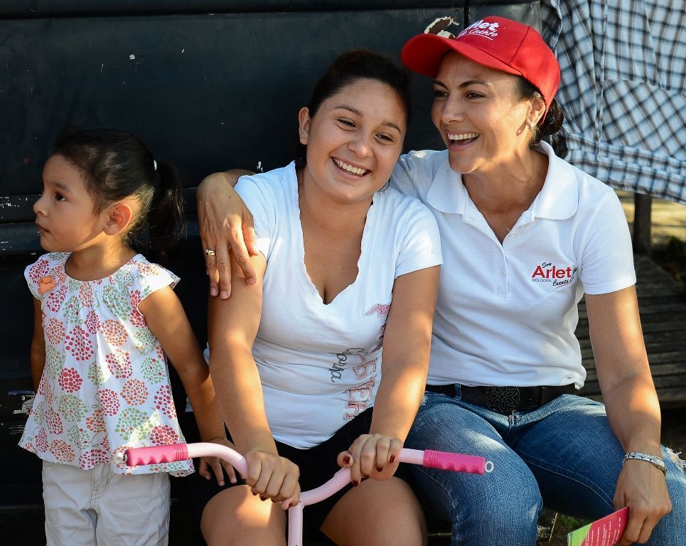 Trabajaré por una mejor educación para que nuestras familias tengan un mejor futuro: Arlet Mólgora 