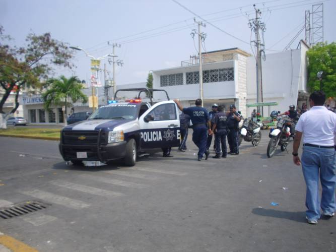 Hallan cerca de casa de funcionario estatal un bolso con alhajas valuadas en más de 90 mil pesos
