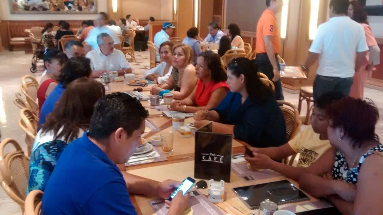 “Chanpepe” se reúne con religiosos, profesionistas y organizaciones privadas