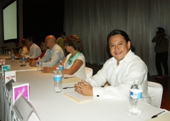 ChanPepe participa con éxito en foro del INE