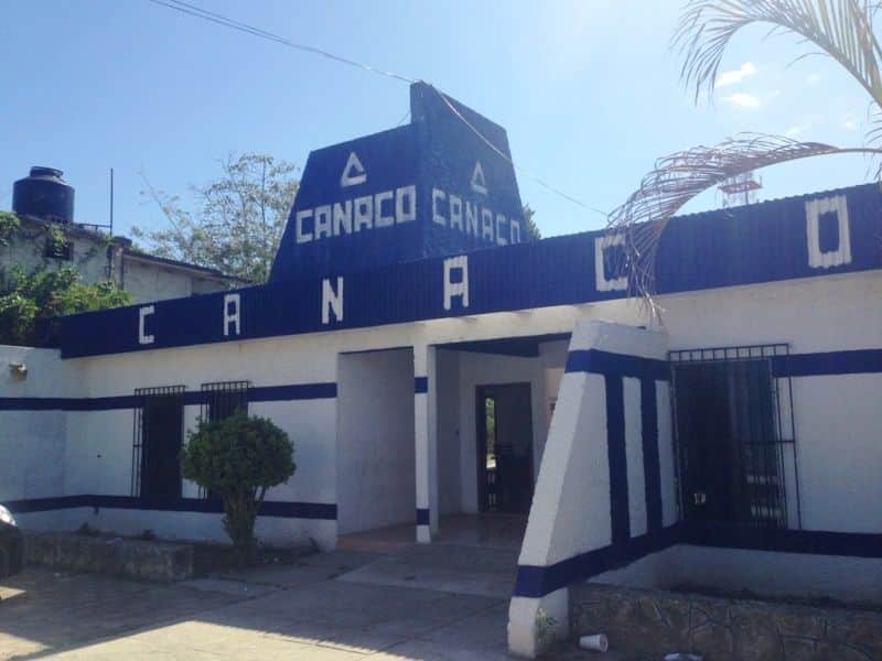 Varios comercios de FCP bajan sus cortinas por nuevo sistema tributario