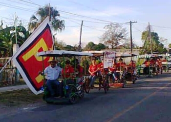 Tricicleteros de Chunhuhub se unen al Partido del Trabajo en animado recorrido por dicho poblado