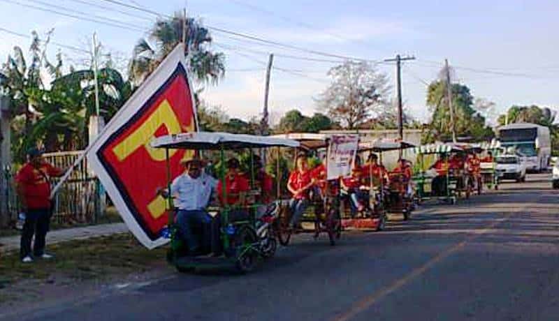 Tricicleteros de Chunhuhub se unen al Partido del Trabajo en animado recorrido por dicho poblado