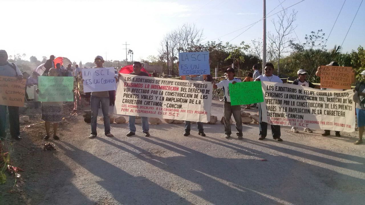 Campesinos bloquean la entrada a la ciudad de FCP