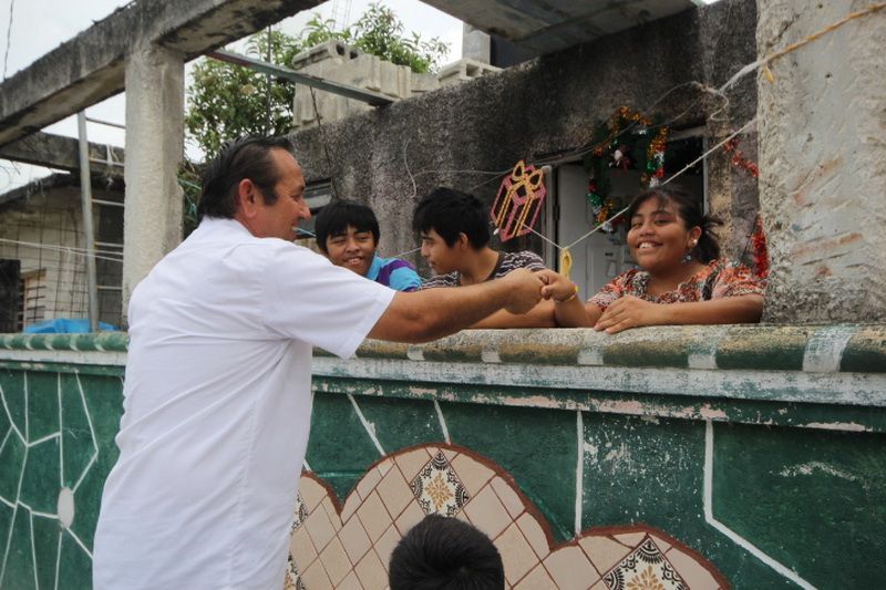 Reciben Con Gran Entusiasmos Cozumeleños A Nivardo Mena Villanueva