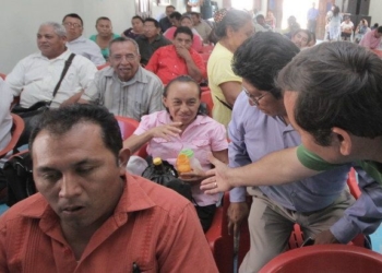 Nivardo Mena recibe respaldo de Pastores de la Zona Maya