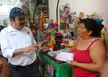 El petista Mauricio Morales se compromete con locatarios a evitar privatizar mercado “Andrés Quintana Roo” 