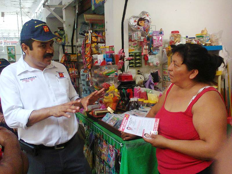 El petista Mauricio Morales se compromete con locatarios a evitar privatizar mercado “Andrés Quintana Roo” 