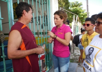 Iris Mora Recorre La Colonia Tabachines Y La Region 95