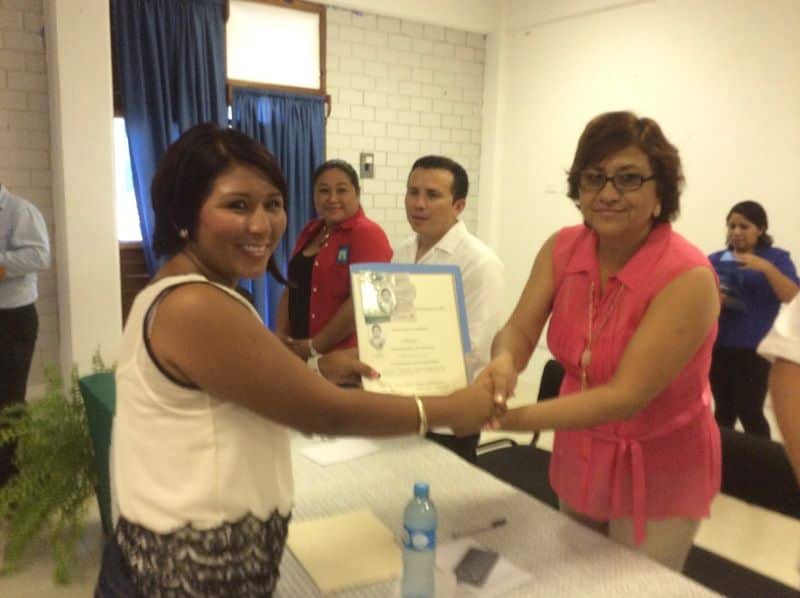Más educadoras van camino a la docencia