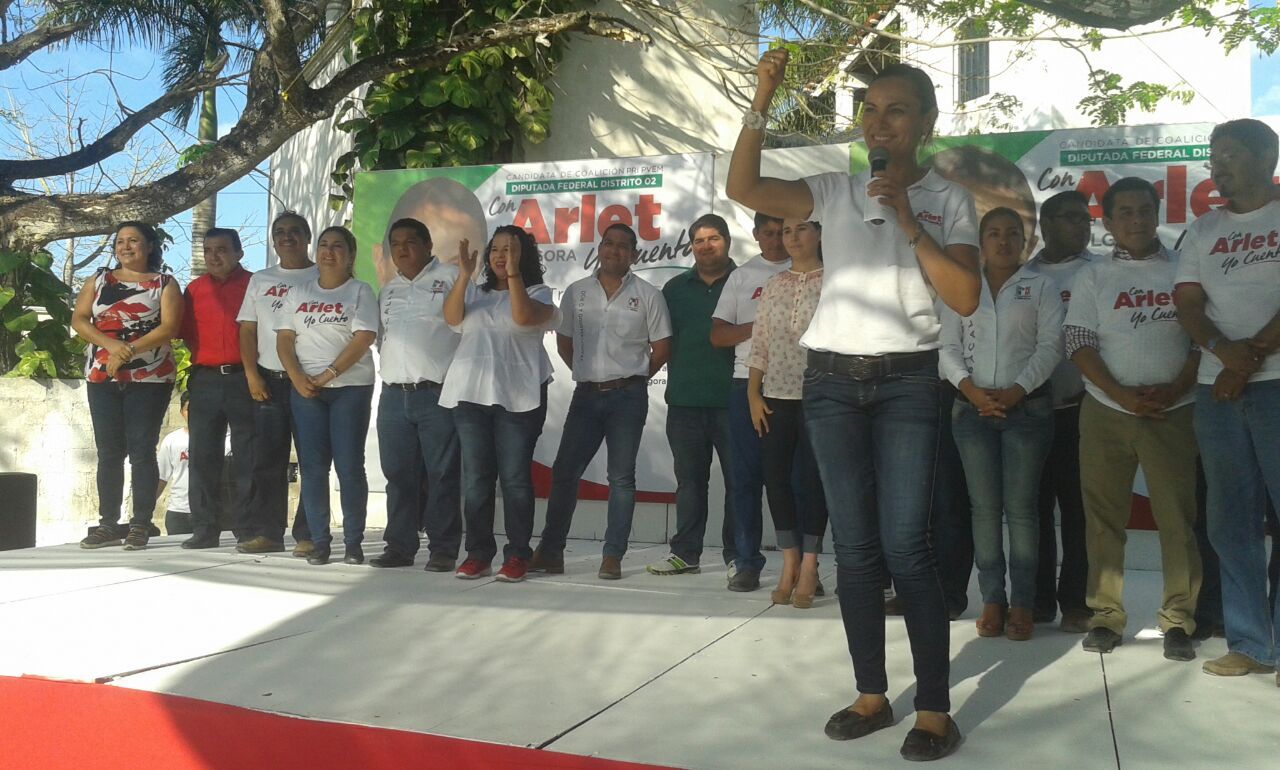 Arleth Mólgora Campaña en el municipio de Bacalar