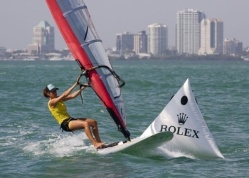 Demita Vega a mejorar posición en la Copa del Mundo de Hyeres, Francia