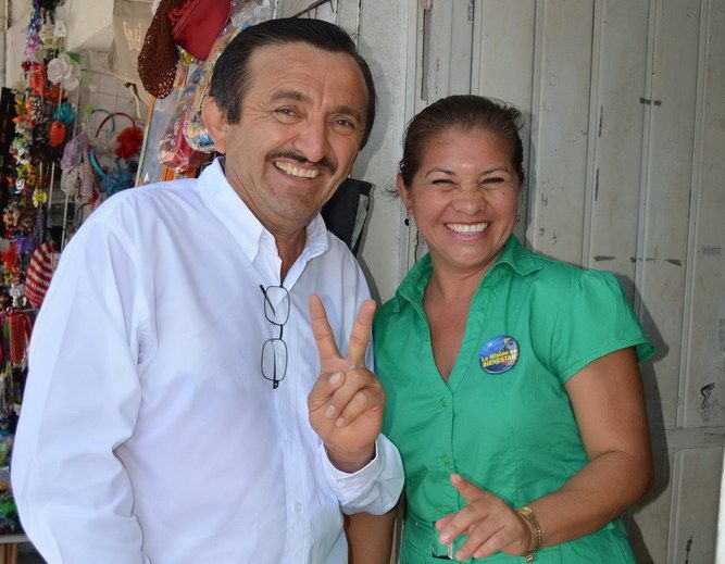 Excelente Aceptación Del Candidato Del PRD Por Familias De Chetumal Quienes Le Abrieron Las Puertas De Sus Hogares