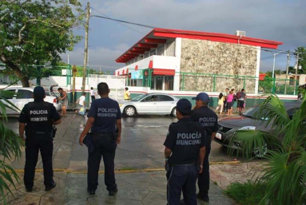Habitantes de la parte baja de Chetumal acusan de “trácala” al comandante “Escorpión” de la PMP de OPB
