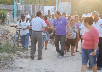 Recorre calles de tierra maya el candidato del “PES” Nivardo Mena  