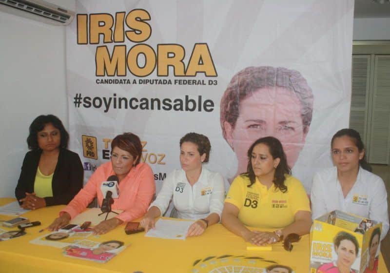 Firma Iris Mora Compromiso Contra Feminicidios