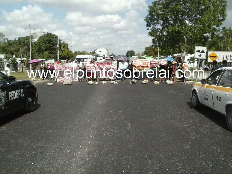 Bloquean carretera exigiendo destitución del delegado de Francisco Villa