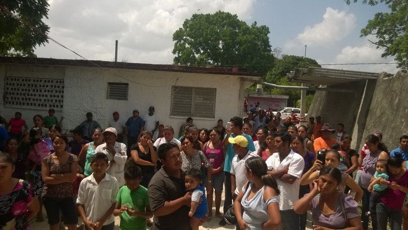 Pobladores echan a la calle a delegado de Francisco Villa