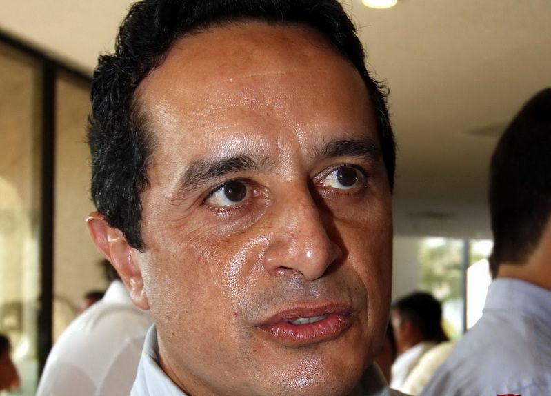 Carlos Joaquín se reserva sus aspiraciones políticas