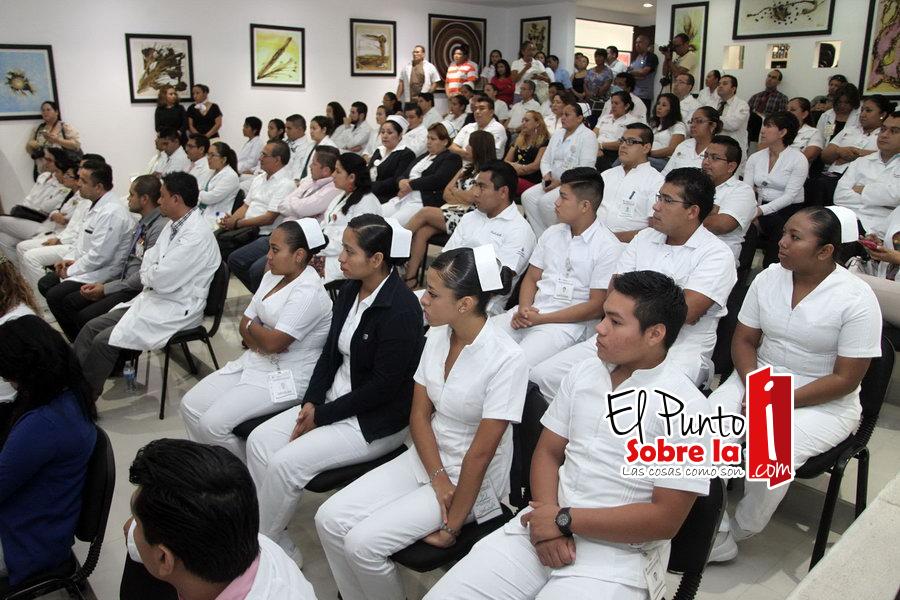 Mauricio Góngora reconoce trabajo del hospital general de Playa del Carmen