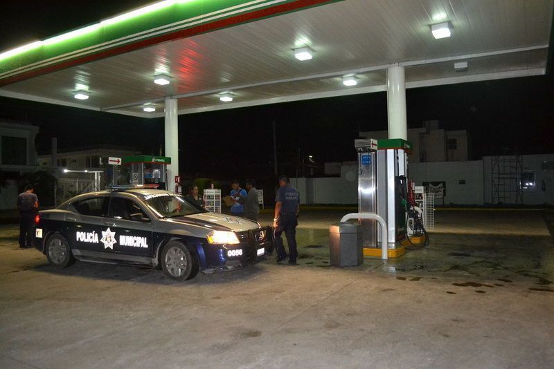 Apaña al “mosco” por hurtar un billete de 500 pesos a una despachadora de gasolina