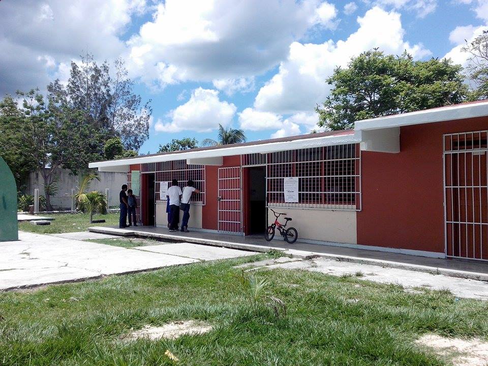A cuenta gotas, pero en calma votan en Xul-Ha
