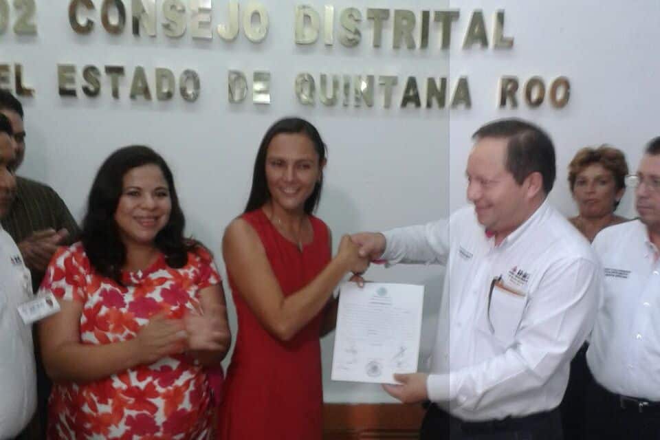 Recibe constancia de diputada electa Arlet Mólgora