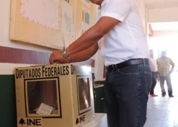 Vota Gabriel Carballo Tadeo presidente municipal de FCP