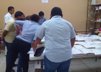 Surgen más anomalías en el recuento de votos