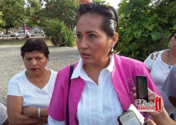 Empleados del sector salud en Cancún protestan por la posible conversión de la universalidad de servicios médicos