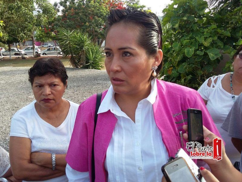 Empleados del sector salud en Cancún protestan por la posible conversión de la universalidad de servicios médicos
