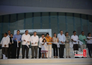  Inaugura Mauricio Góngora el Teatro de la Ciudad de Playa del Carmen
