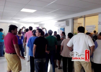 Trabajadores piden la cabeza del Administrador del Hospital General de Chetumal