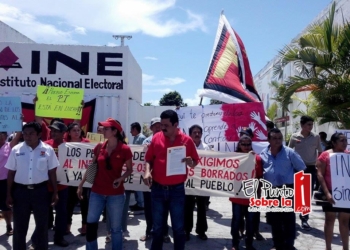 Militantes del PT cierran instalaciones del INE