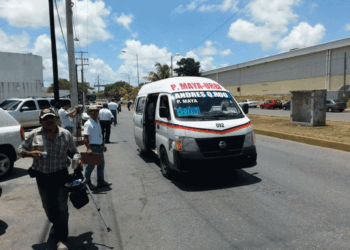 Por sobrecupo, 17 combis de transporte público son enviadas al corralón de Cancún 