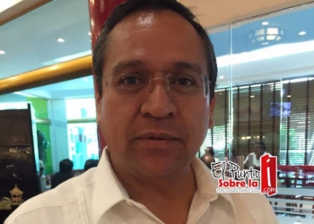 Ex gobernador llega a Cancún para promover imagen del panista Anaya