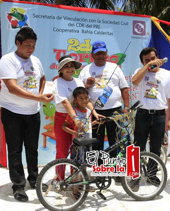Diputada Maritza Medina premia II torneo de pesca infantil “Captura y Libera”
