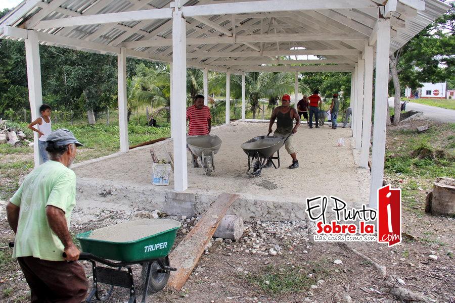 Más obras para las comunidades rurales de Bacalar