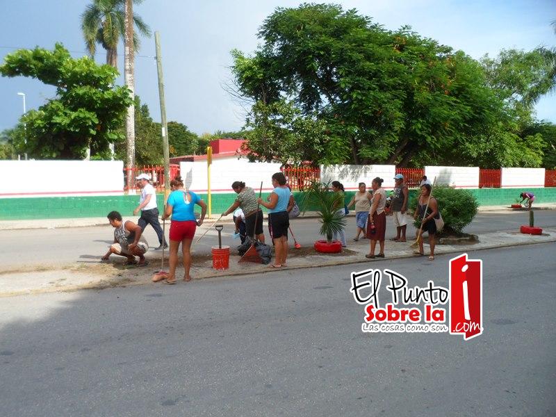 Padres, alumnos y mentores “echan talacha” en escuela de FCP