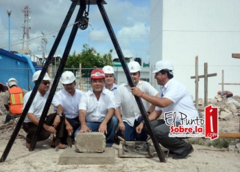 Mauricio Góngora pone la primera piedra de la Terminal urbana de autobuses que beneficiará a más de 50 mil trabajadores